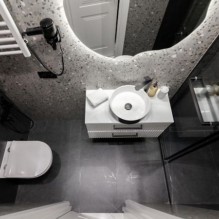 Leogrand Apartments On Franka 35 Львов Экстерьер фото