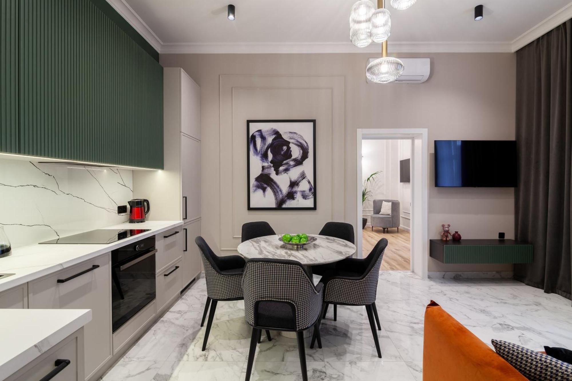 Leogrand Apartments On Franka 35 Львов Экстерьер фото